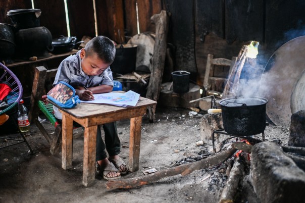 Tidak Ada Akses Internet, Anak-anak Pribumi di Meksiko Berjuang Mati-Matian Untuk Melanjutkan Pendidikan