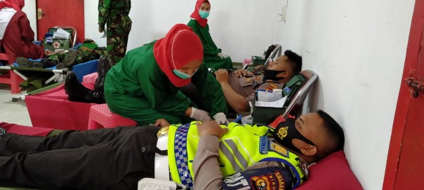 Kapolres Inhil Instruksikan Personilnya Berpartisipasi Kegiatan Donor Darah (foto/rgo)