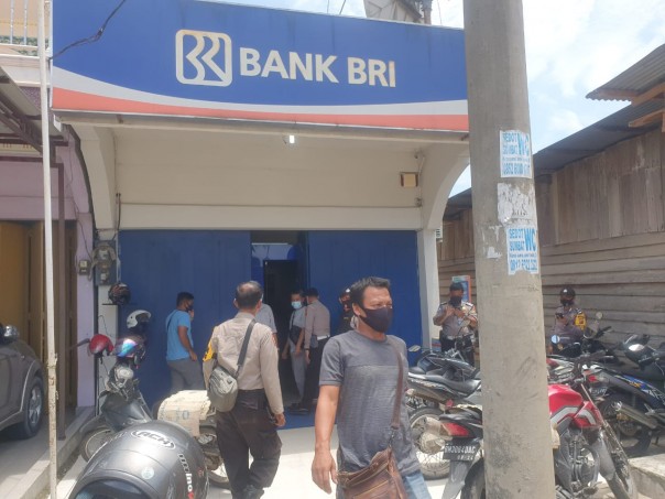 Kasus perampokan di Bank BRI unit Sebangar, Bathin Solapan