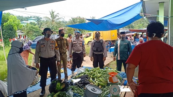 Polsek Pangkalan Lesung Beserta Satpol PP Kecamatan Pangkalan Lesung Gelar Operasi Yustisi