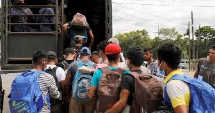 Guatemala Mengirim Kembali Sekitar 3.500 Migran di Tengah Kekhawatiran COVID-19