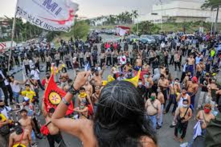 Pekerja Indonesia Lakukan Aksi Protes Menolak Undang-undang Ketenagakerjaan Baru