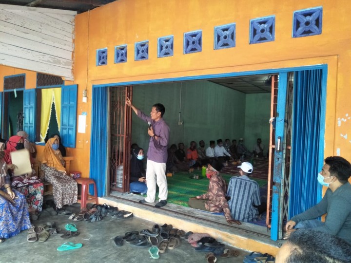 Calon bupati Bengkalis Engah Eet saat kampanye dialogis di desa Pambang Baru