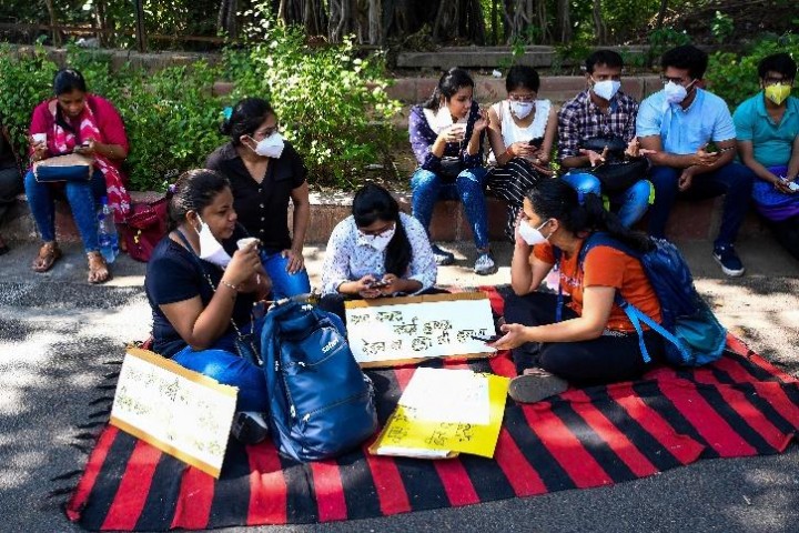 Tak Digaji Selama 4 Bulan, Dokter di Seluruh India Hentikan Layanan Medis Untuk Pasien COVID-19