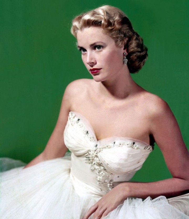 Kisah Grace Kelly, Yang Menghabiskan Seluruh Hidupnya di Kandang Emas Saat Mencoba Tersenyum di Depan Umum