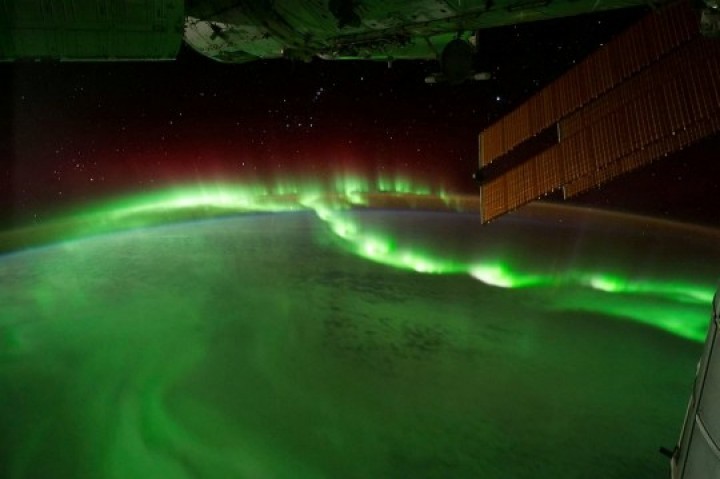 NASA Berhasil Mengungkap Misteri Fenomena Aurora Luar Angkasa