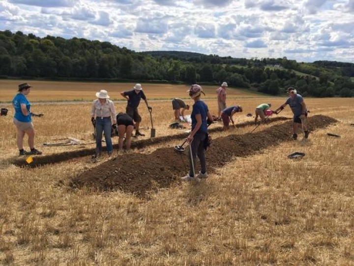 Pendeteksi Logam Amatir Menemukan Kuburan Berusia 1.400 Tahun Dari Zaman Panglima Perang Anglo-Saxon