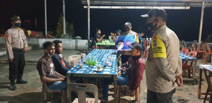 Polsek Kuala Kampar Malam Hari Tetap Laksanakan Operasi Yustisi dan Himbauan