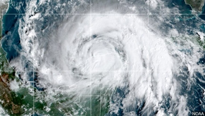 Badai Tropis Zeta Melintasi Wilayah Amerika Serikat Bagian Tenggara