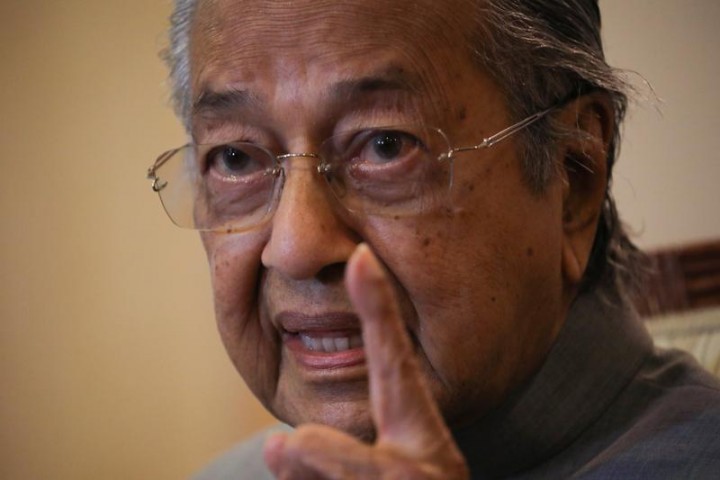 Perdana Menteri Malaysia : Umat Muslim Memiliki Hak Untuk Menghukum Perancis
