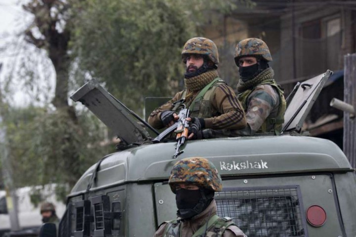 Pasukan India Membunuh Komandan Pemberontak Dalam Pertempuran di Kashmir