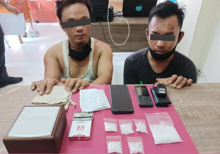 Polres Siak Tangkap Dua Orang Pelaku Pengedar narkoba, 6 Paket Sabu-sabu Diamankan (foto/lin)