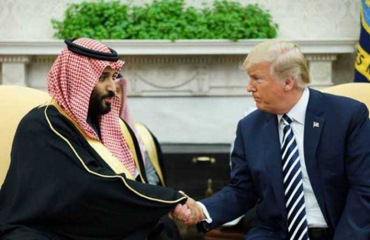 Putra Mahkota Arab Saudi Pangeran MbS dan Donald Trump.  Foto: int