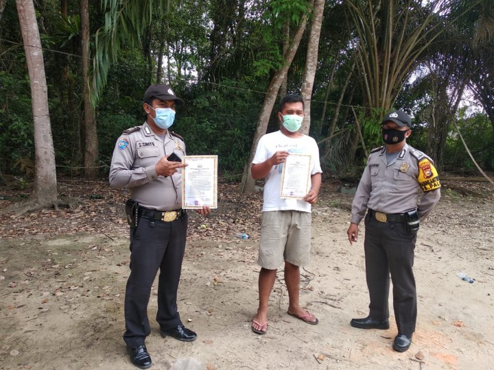 Antisipasi Karhutla, Polsek Pangkalan Kuras  Sosialisasikan Maklumat Kapolda Riau