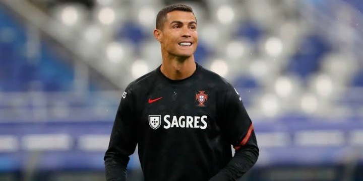 Cristiano Ronaldo (net) 