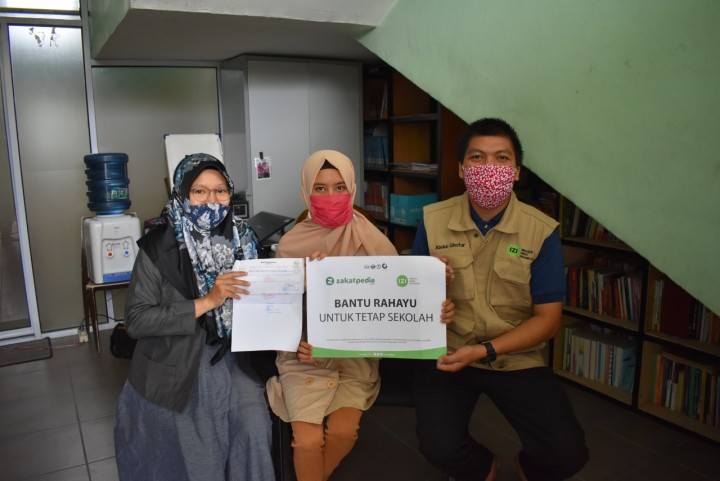 IZI Riau Bantu Rahayu Untuk Tetap Lanjut Sekolah (foto/ist)