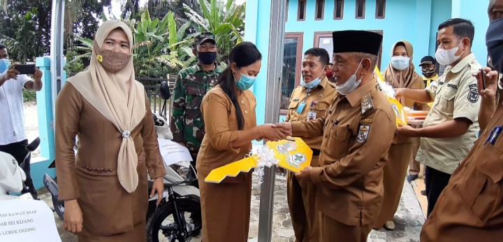 Seluruh Bidan Desa di Pelalawan Dapat Bantuan Kenderaan Operasional Sepeda Motor (foto/ardi)
