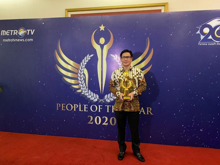 Dukung UKM, Alfamart Raih Penghargaan Best CEO of the Year 2020 (foto: istimewa) 