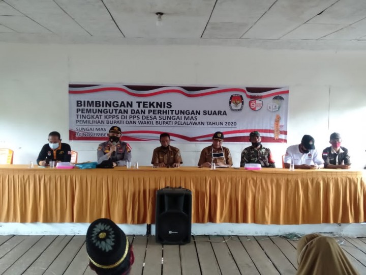 Kapolsek Kuala Kampar Hadiri Acara Bimtek Pemungutan dan Penghitungan Suara Tingkat KPPS