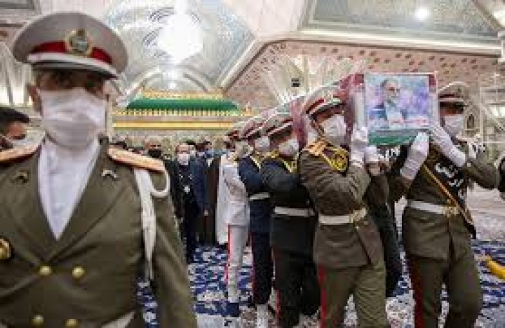 Iran Mengadakan Pemakaman Bagi Ilmuwan Nuklir Militer yang Terbunuh