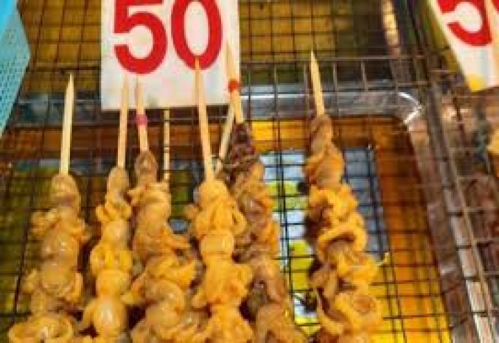 Berhati-Hatilah, Gurita Berbisa Yang Dapat Membunuh Hingga 26 Orang Dewasa Dijual Bebas di Pasar Malam Thailand