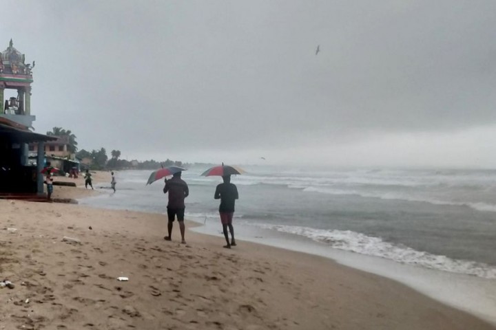 Topan Burevi Menghantam Wilayah Sri Lanka Timur