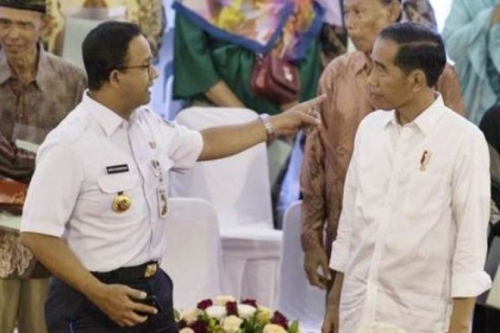 Gubernur DKI Jakarta, Anies Baswedan bersama Presiden Joko Widodo
