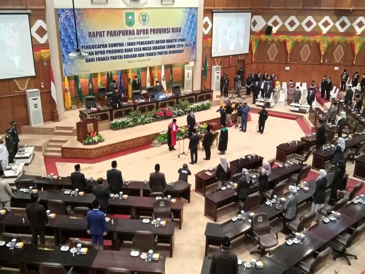 Yulisman dan Agung Nugroho Resmi Dilantik Sebagai PAW Ketua dan Wakil DPRD Riau