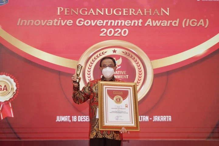 Bupati HM Wardan Terima Penghargaan IGA 2020 (foto/rgo) 