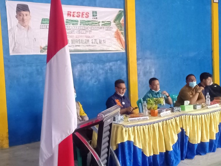 Reses H Dani M Nursalam, Kades Batu Ampar: Hanya 1 Anggota DPRD Riau yang Datang ke Desa Kami (foto/rgo) 