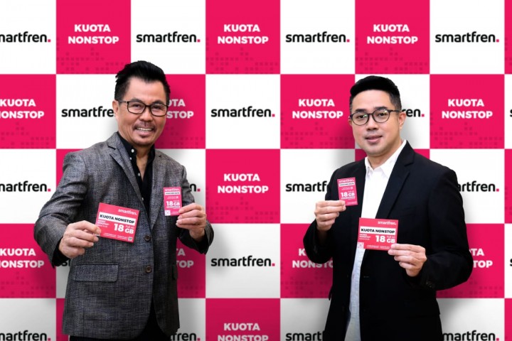 Ket: foto  Deputy CEO, Djoko tata ibrahim dan Chief Brand Officer Smartfren, Roberto Saputra. (Foto: Istimewa)