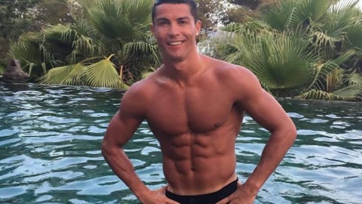 Cristiano Ronaldo (net) 