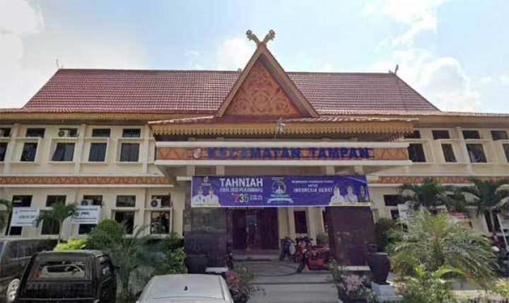 Kantor Kecamatan Bina Widya (sebelumnya Kecamatan Tampan)