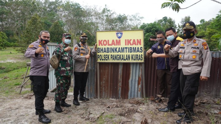 Pastikan Ketahanan Pangan, Kapolres Pelalawan Kunjungi Kampung Tangguh Polsek Pangkalan Kuras