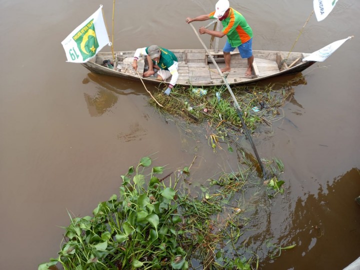 Bersihkan Sampah di Sungai Siak, DPC PBB Pekanbaru Kerahkan 2 Unit Sampan dan 1 Sampan Bermotor