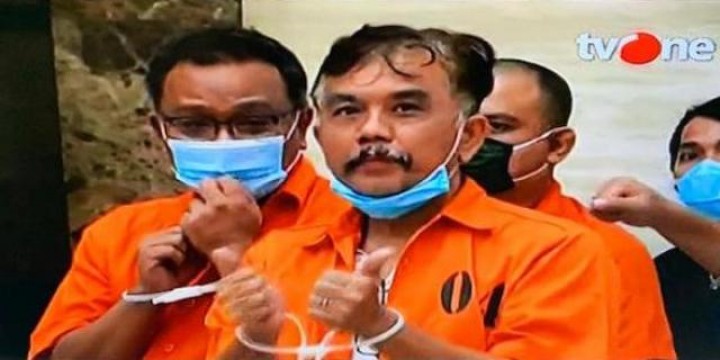Jumhur Hidayat dan Syahganda Nainggolan saat ditangkap aparat Kepolisian. Foto: int 