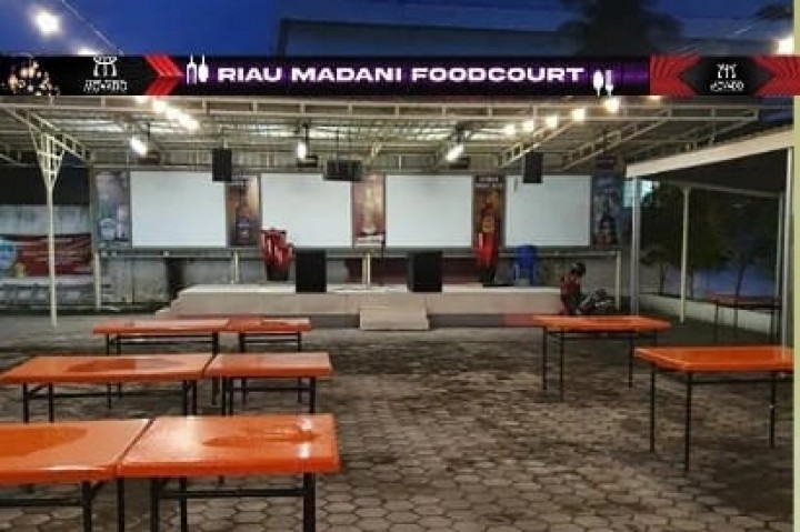 Suasana Riau Madani Foodcourt saat sebelum lounching dan akan dibuka Kamis, 11 Februari 2021 mendatang 