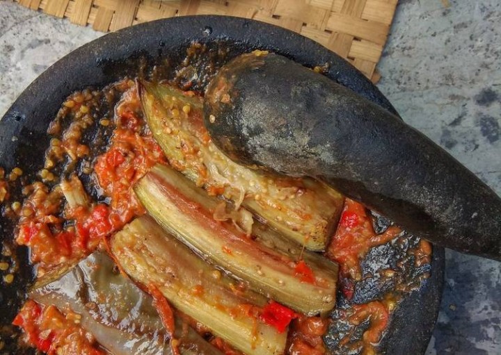 Resep Terong Bakar Penyet | RIAU24.COM