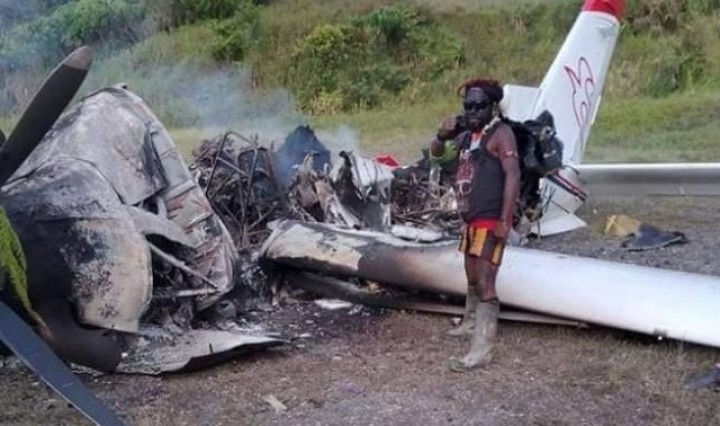 Pesawat perintis milik Mission Aviation Fellowship (MAF) dengan registrasi PK-MAX yang dijarah dan dibakar KKB di Intan Jaya, Papua. Foto: int 