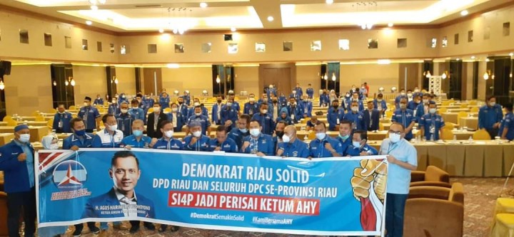 Ikrar kesetiaan kader Demokrat Riau kepada AHY