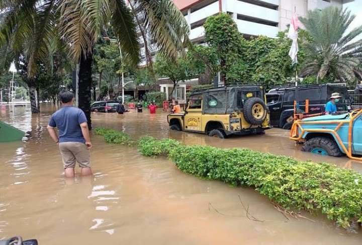 Banjir di Jakarta. Foto: Okezone.com