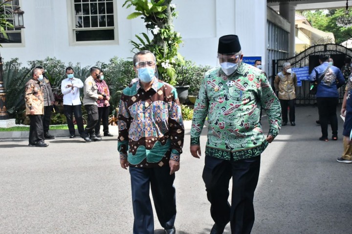 Gubernur Riau menghadiri Rakor Karhutla di istana negara