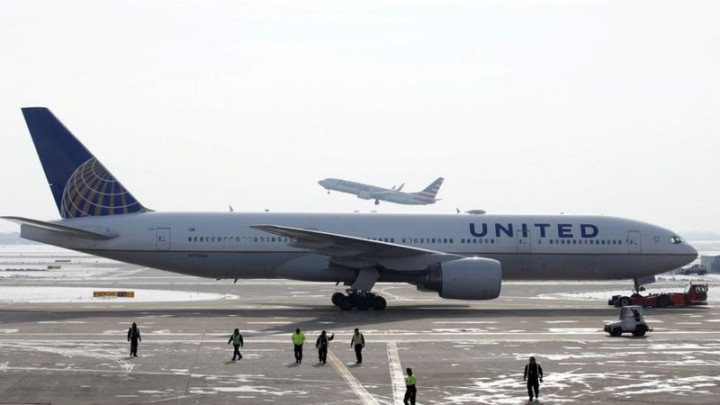Pesawat Boeing 777-200, model pesawat yang mengalami kerusakan mesin di Denver, hari Sabtu (20/02)/ Foto: Reuters.