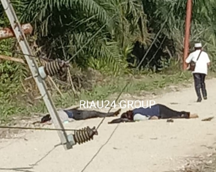 Dua orang korban yabg terkapar di Jalan Gonyeh Rupat