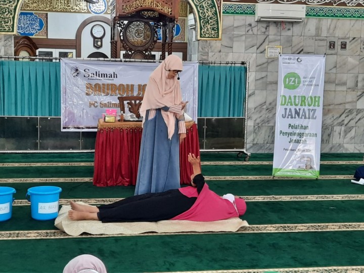 IZI Riau Bersama PC Salimah Payung Sekaki Gelar Program Dauroh Janaiz (foto/ist) 