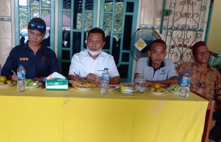 Anggota DPR Riau Sugianto dan Dirut PT BOS Antoni saat sosialisasi PSR