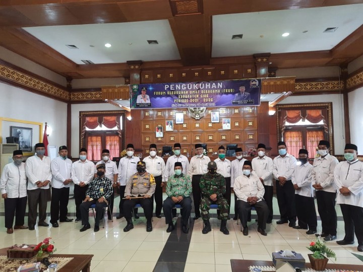 Bupati Siak Lantik Pengurus Forum Kerukunan Umat Beragama Kabupaten Siak Tahun 2021-2026 (foto/ist) 