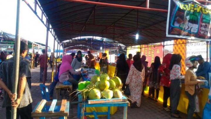 Para pedagang bazar ramadhan
