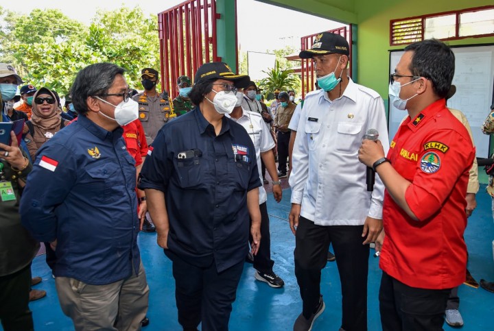 Salah satu kegiatan kerja Menteri LHK Siti Nurbaya saat berkunjung ke Riau pada akhir pekan kemarin. Foto: ist