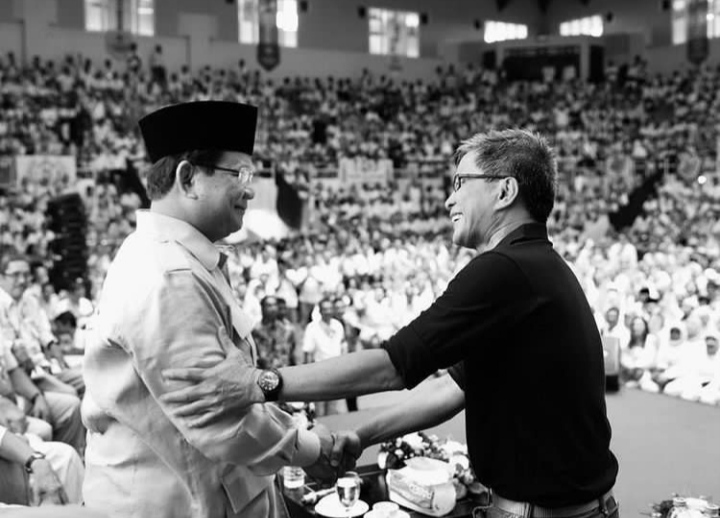 Momen Akrab Prabowo Bersama Rocky Gerung, Netizen Malah Bilang Ini (foto/int) 